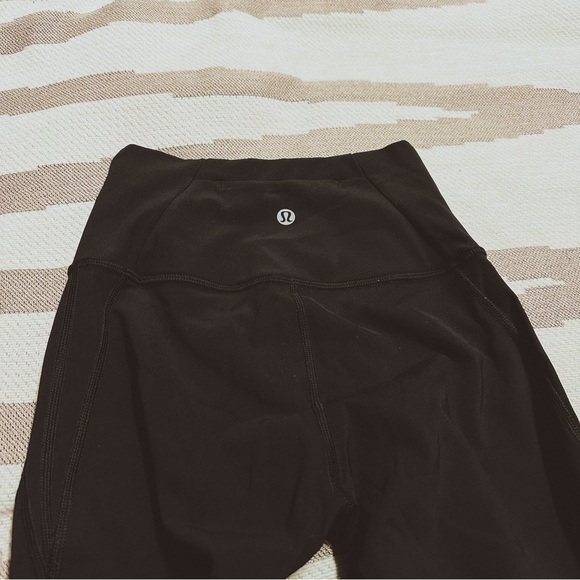 ❌SOLD❌Lululemon cross mesh style legging size 2 - Picture 8 of 10